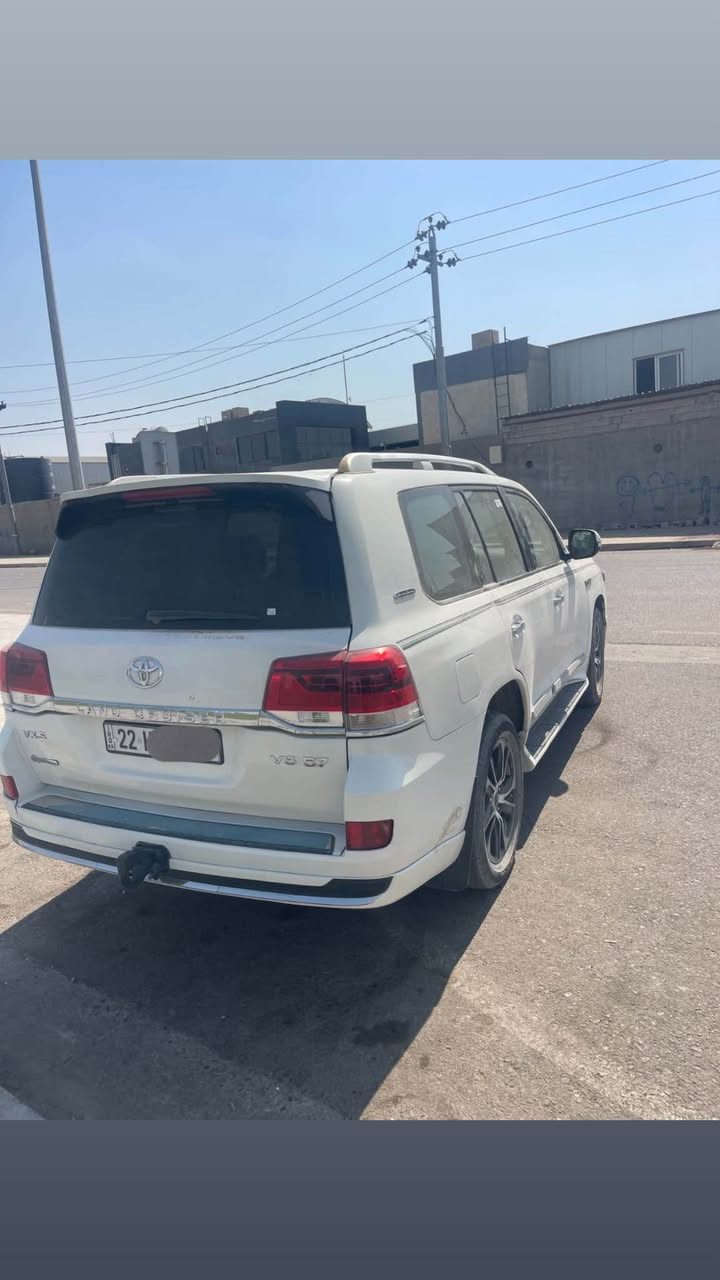 لاندكروزر • ٢٠١١ • V8 4.7