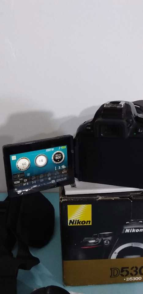 كامرة نيكون D5300 • بالكرتون • مرفقات كاملة