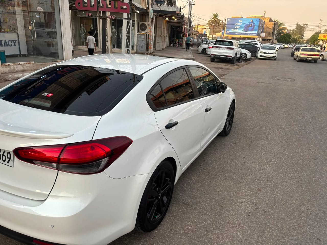 سلام عليكم
سيراتو 2017 vib فول الفول 
كفاله عامه بيها تكحيلات اثر شخوط بسيطات كلش كلش 
محرك 2000
حساس امامي 
نقاط عمياء
حساس خلفي
رادار خلفي 
بصمه 
فتحه 
ثلاجه
ستيرن تدفئه
قطعتين تبريد 
لد امامي 
لد خلفي 
مري شفط
سستم صوت كلش نقي وقوي 
تبريد بيانو
كشنات جلد 
كشن سائق كهرباء وخزن ميموري 
حداديه  تخم تاير جديد تبريد مكينه مكفولات شرط الفحص 
ويل كب 17 (صابغه حراري وكلير درجه اوله واذا تريد ترجعه بلادي بس تجلي )
شاش ام الكامره 
تراكشن مود ( نورمال . ايكو . سبورت ) 
كشنات امامي تدفئه تبريد
كشنات خلفي تدفئه
جنطه ذكيه افتتاح عند التقرب
ترحيب عند الاقتراب للسياره 
السعر 158 ورقه
فيس ما متواجد 
*********** واتساب وخط
عنواني نجف كوفه حي كنده
