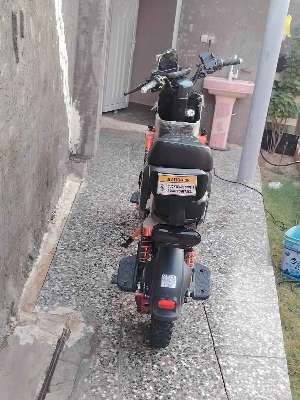 ‏سلام عليكم دراجة للبيع جديدة السعر 550 وبيها مجال العنوان بغداد المعامل***********
