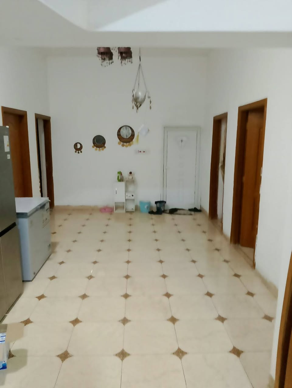 دار للبيع مساحه نص دونم بمهيجران 
نص دونم للبيع يعني 1250متر

 سهم بطابو 

بستان مع بيت طابقين 

واجهه 22 ونزال 50

مساحه بناء 400

طابق الاول 4غرف منام 

واستقبال وصاله ومطبح

 وصحيات بناء طابوك 2018

وطابق ثاني ثرمستون 

3غرف وصاله وصحيات 

بناء 2020

شارع 8متر

خلف بستان نهر

الموقع ابي الخصيب مهيجران جهه شط 

 شارع جبلي يبعد حوالي 400متر عن سايدين داخلي

السعر 750 وبي مجال  مع اثاث

تفاصيل اكثر اتصال برقم 

*********** سجاد
