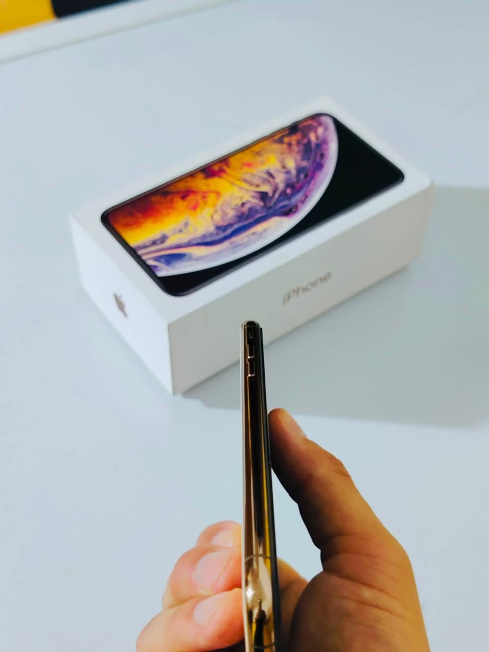 (( سلام عليكم )) iPhone Xs Max ذاكره (𝟐𝟓𝟔 )دبل سيم كارت  Z-AA مكفوول من كلشي ماداخل تصليح ولامبدل بي شي جهاز لمحبين الدبل سيم كارت  بطاريه🔋 (𝟕𝟑)بلاديه / المكان كوفه / رقم الهاتف +واتساب . ***********)) السعر (295)
