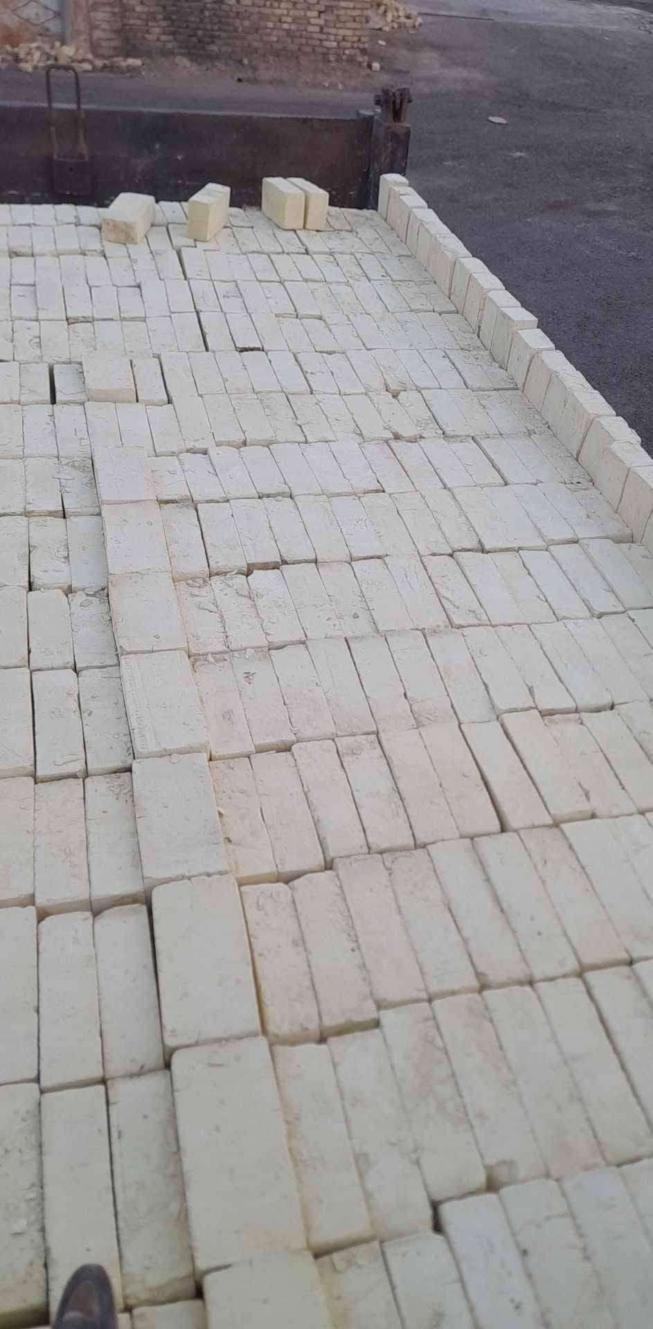 طابوق • ٨٠٠٠ طابوق • بيرنا انجكتر