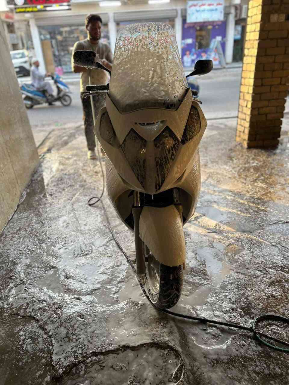 سلفر ونج
600 / مكينة رصاصيه مال شركه
مكينة بلادي ممفتوح الدراجة خير من الله
 جيب فيتر وتعال المكينة مكفولة ✅
مكاني بغداد _ابو دشير 
***********
السعر 17$وبيها مجال
صندوك بيها وكلجات توني مبدل وقايش ودهن 
دراجه متعوب عليها بس بيع متوازي
