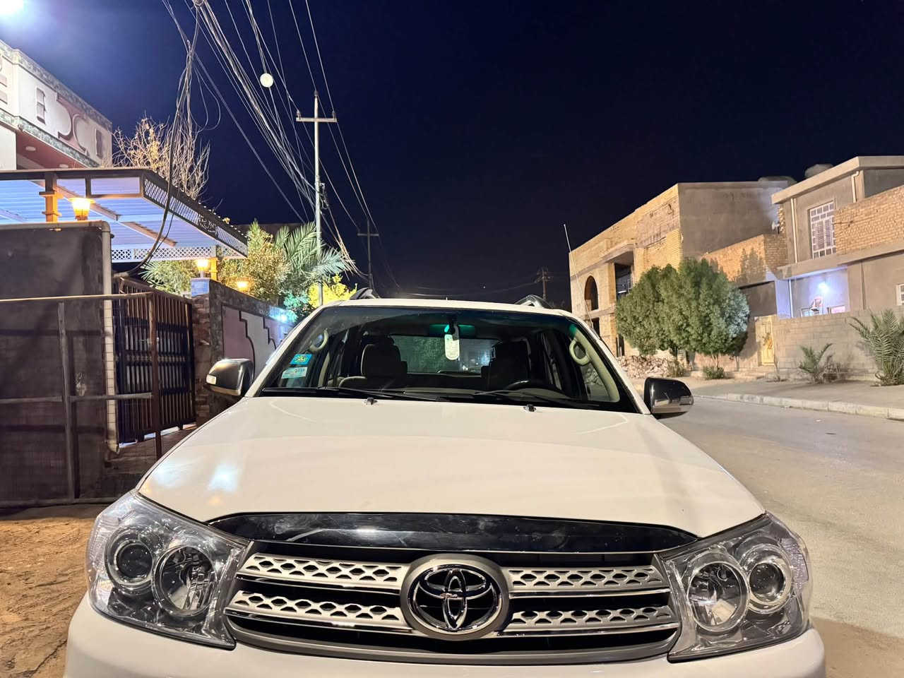 السلام عليكم تويوتا فورجنال موديل ٢٠٠٦ بغداد دولي باسمي ٦ سلندر ٧ راكب بيه صبغ ثلاث قطع السياره جاهزه من كل شي كير محرك صدر تبريد ثلج مال جناي للاستفسار *********** أو *********** السعر ١٣٥ وليه مجال حق الجيه
