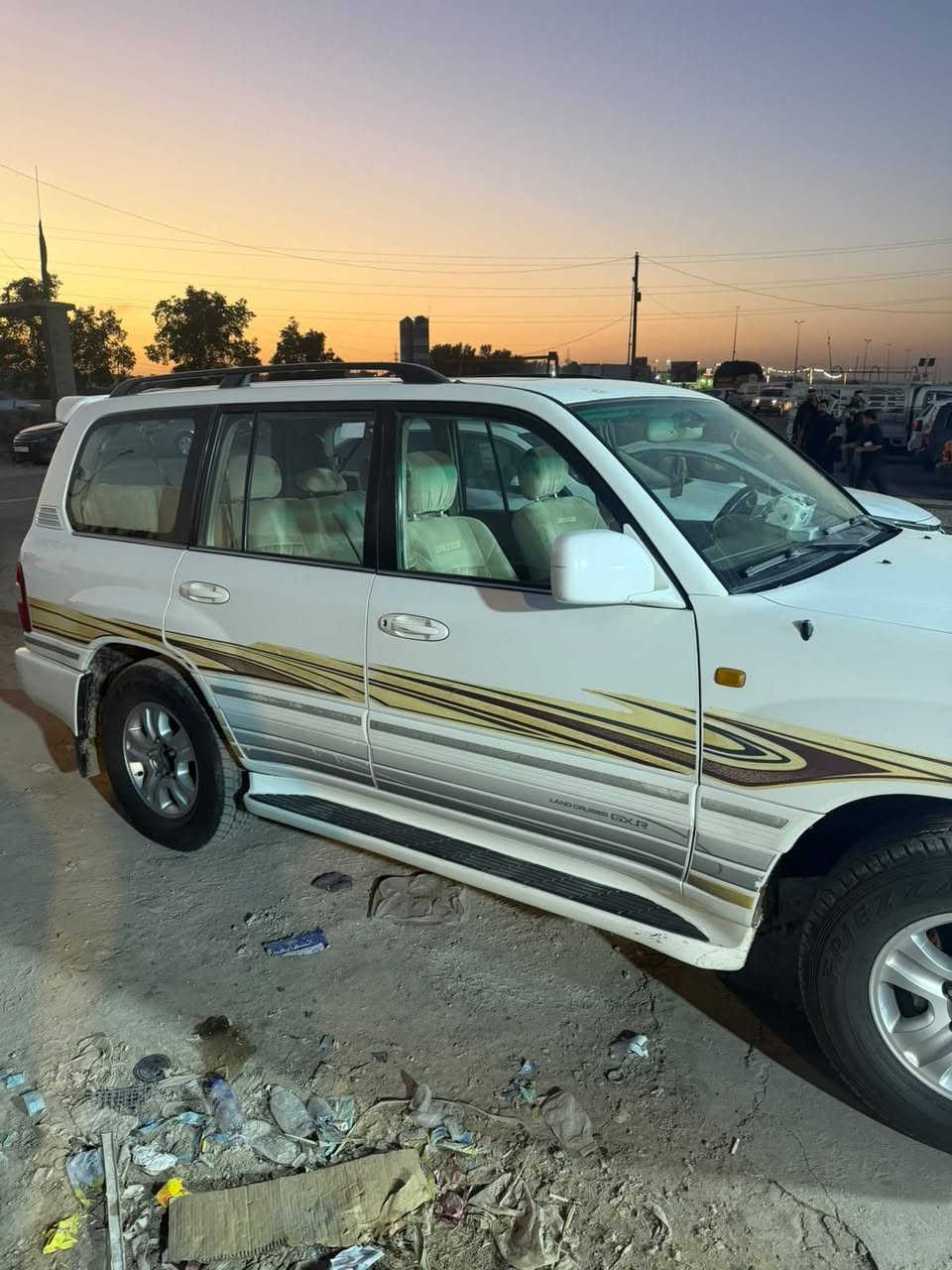 السلام عليكم للبيع لاندكروزر 2006فتحه دفع رباعي مابيه قطرة صبغ شرط سونار كير محرك خير من الله دهن من تبديله الى تبديله تخم تاير سياره استخدام شخصي سعر 165بيهه مجال حك الجيه رقم بغداد انكليزي عنوان سياره بغداد بوب شام يم القوس الاتصال واتساب ***********
