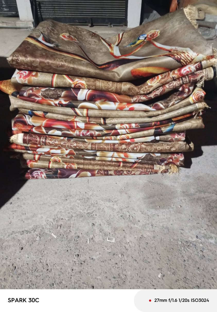 زولية اثريدي الاصلي القياس 240*410السعر 23الف 
متوفرة فقط 5 قطع لحك عل عرض 
زولية قديفة القياس 3*2 استندر الامحفرة السعر فقط 18الف لحك عل عرض اخر 4قطع متبقية 
للاستفسار مراسلة الصفحة أو الاتصال ***********
