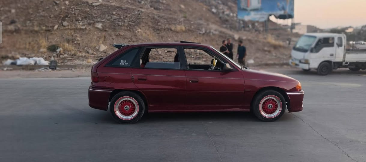 سڵاوی خواتان لیبیێت ئۆپڵ ئەسترا1992 بۆ فرۆشتن 
سەیارەیکیجوانو بیێکیشە ماڵی دۆستە 
ڕەنگی مارۆنی 
بەشەرتی ئاڕمو ئەوەلیاتو موسو بڕاوە ئاڕمی پلاستیکی سلیێمانیە 
مەکینە 16 قایش پان 
گیڕو مەکینەو کارەبای بەشەرت 
قوفڵ مەرکەزی کارەبای کامل مەزی 
کامل جونکاری 
فول سپۆڕتە 
ناونیشان سولیێمانی 
لەهەمووی خۆشتر سەعرەکەی 26 گەڵاو مەجال
ژمارەی خاوەنی ***********
