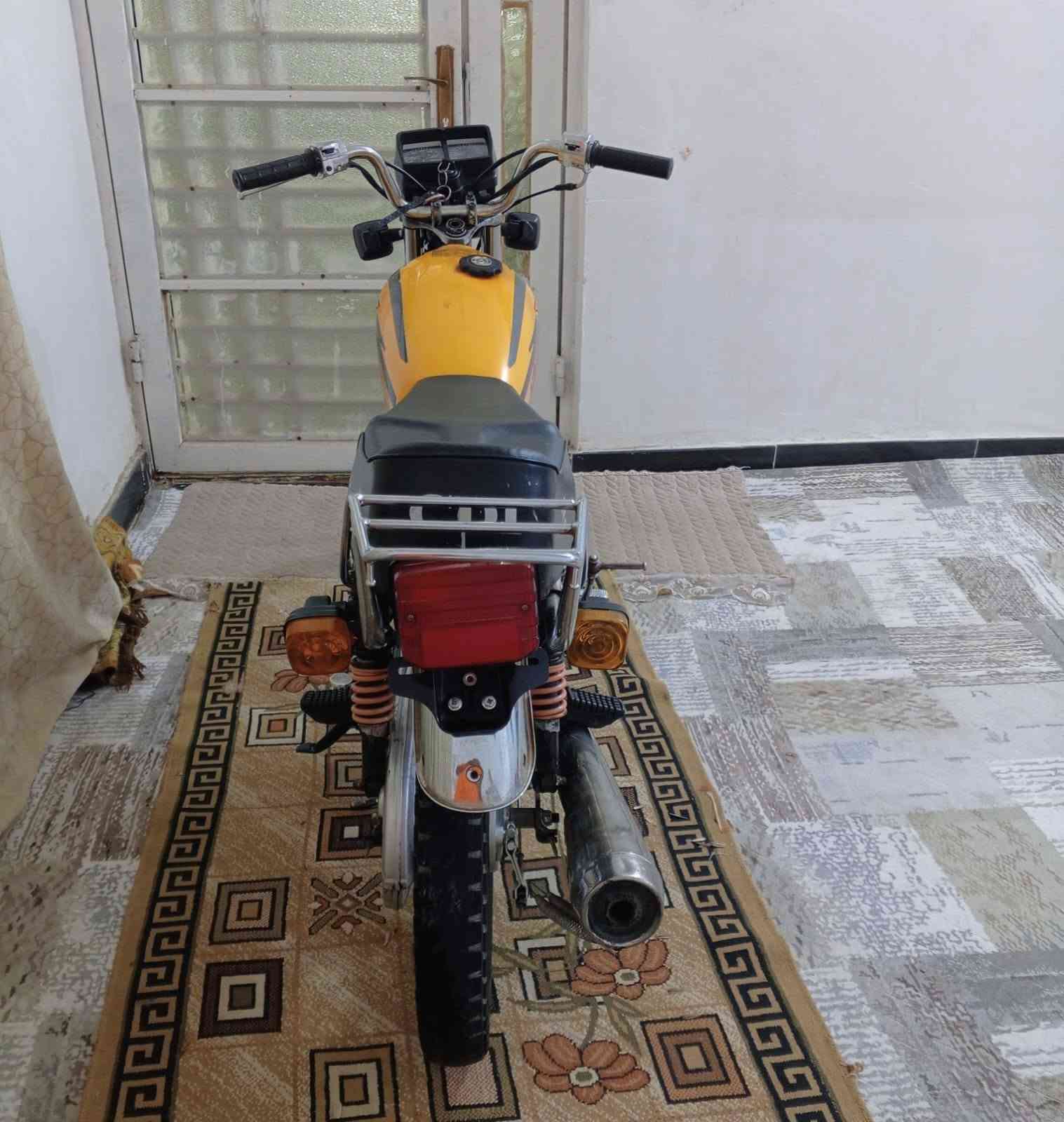 ايراني • ١٢٥ • بدون اوراق