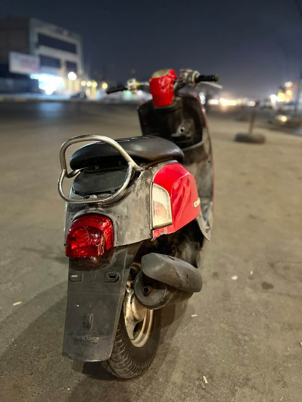 السلام عليكم بوليس للبيع نگره سلف ناعمه تخبل امانت الله ماعرف بيهن بس ملاحضه بيهه نضوح من جوه ماعرف شنو سبب دراجه تخبل سعره 450 وبيهه مجال حك الجيه الرقم بس واتساب ***********
