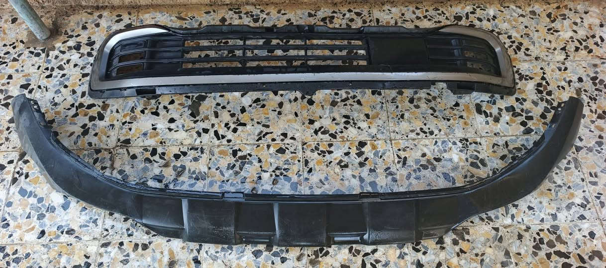 ((السلام عليكم)) 
للبيع شباك أسفل و اللحية بلاديات مال دعامية أمامية KIA سبورتج لي موديل 24 ....25 فئة X LINE قيم وأخذ 
للاستفسار الاتصال على الرقم التالي
         ((***********)) بغداد, العراق
