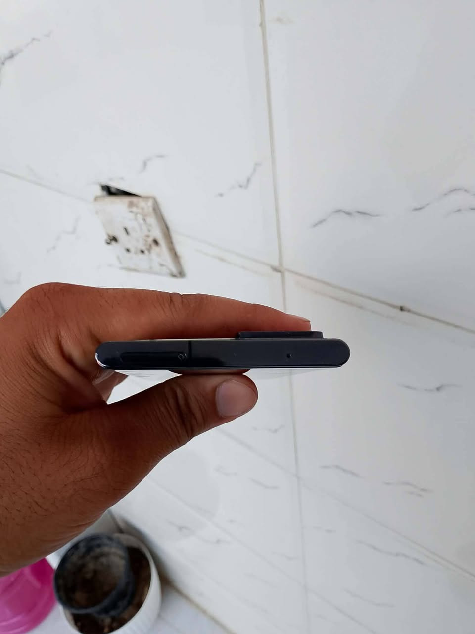 السلام عليكم سامسونك نوت 20 الترا ذاكره 256 رام 8 كلشي شغال بيه تردد شاشه 120 Hz معالج Snapdragon 865+ بطاريه 4500mAh كلشي شغال بيه ماه عده كامراات متوقفات السعر 330 بيه مجال بسيط مكاني حله ***********
