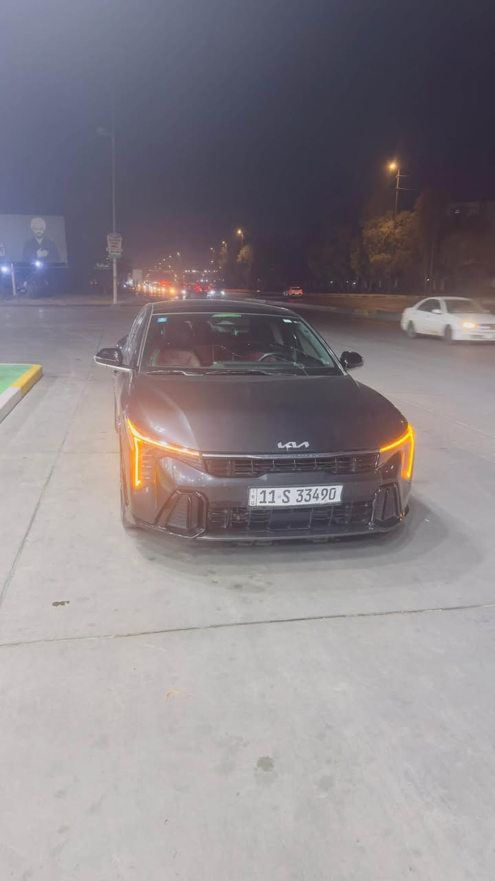 السلام عليكم للبيع كيا كي فور موديل 25جيتي لاين فوول مواصفات اعلى فئة  داخل احمر رقم بغداد حرة 
بصمة ابواب 
بانوراما 
كشنات تدفئة وتبريد 
صندوق ذكي 
حادث السيارة
 موضح بالصور
بيها تبديل قبق جنطة 
وصبغ جاملغ خلفي 
بدون ايرباك 
محرك 2000 دوش المرغوب 
السعر 169 وبيها مجال 
للاستفسار الاتصال ع الرقم ***********

