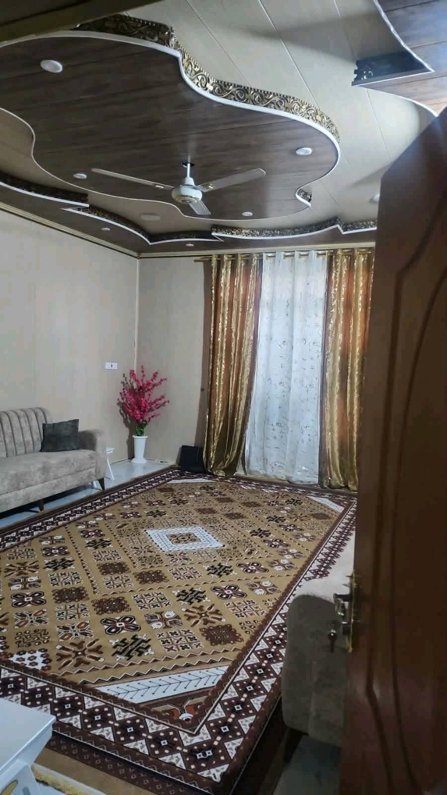 السلام عليكم بيت ٣٠٠ متر في ديالى الخالص للبيع بداعي السفر 
رقم الهاتف ***********