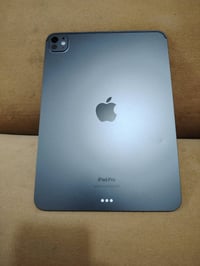 ايباد برو M4 • النجف • بطارية ٩٣