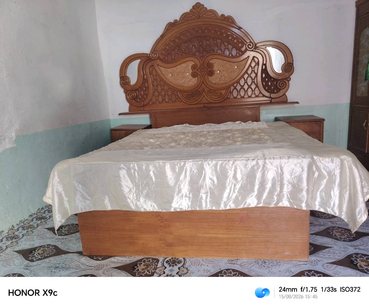 غرفة نوم مستخدم صاج كامله  السعر 550الف وبيها مجال موبايل ***********