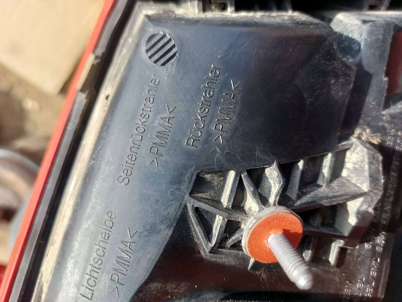 للبيع... بك لايت مارسيدس W212 جهة اليمين فقط موديل ٢٠٠٩ الى ٢٠١٦ .
العنوان// بغداد الحي الصناعي خلف كراج النهضة .
  هاتف // ***********
