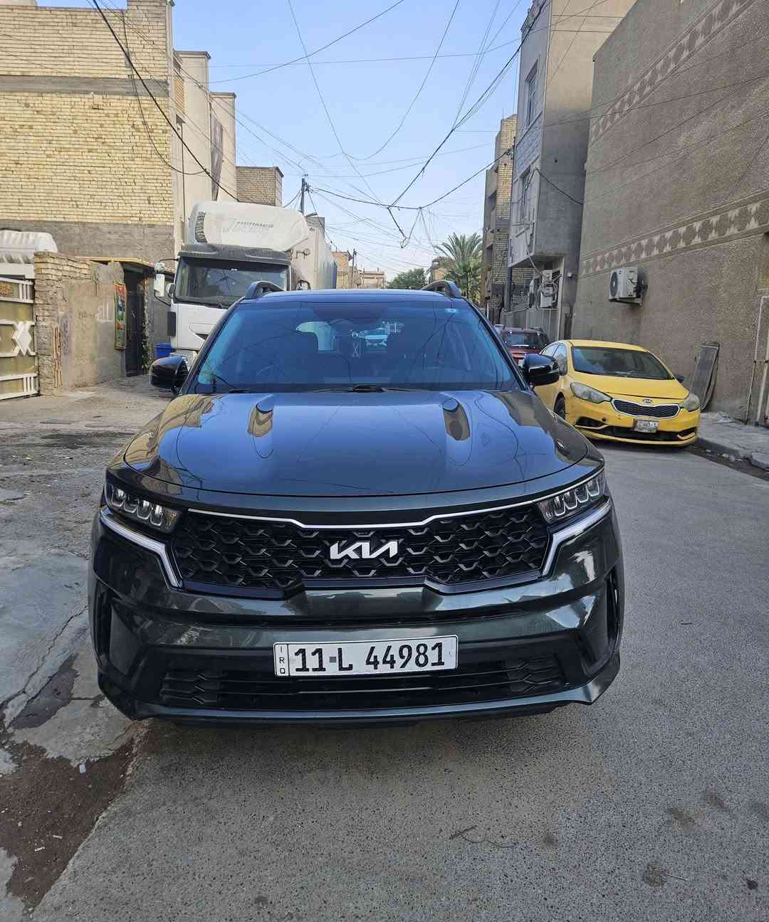 كيا سورينتو 2023 S
فول مواصفات 
محرك 4 سلندر 2500 cc
يولد 191 حصان
دفع رباعي او ثنائي حسب رغبة السائق 
مقاعد جلد
7 راكب كشنات متصله 
مغلف الجام بعازل حراري 
كامرا خلفية 
حساسات خلفية وامامية 
مانع تصادم 
مانع انزلاق 
وهواي مواصفات اتعاجز اكتبهة 
رقمهة بغداد تحويل مباشر
مكانهة بغداد الحرية 
السعر 250 وبيهة مجال 
سيارة نظيفة ومرتبة 
وما بيهة ذرة نقص 
والف عافية للي تصير من نصيبة 
للاستفار اتصال او واتساب 
‎***********
