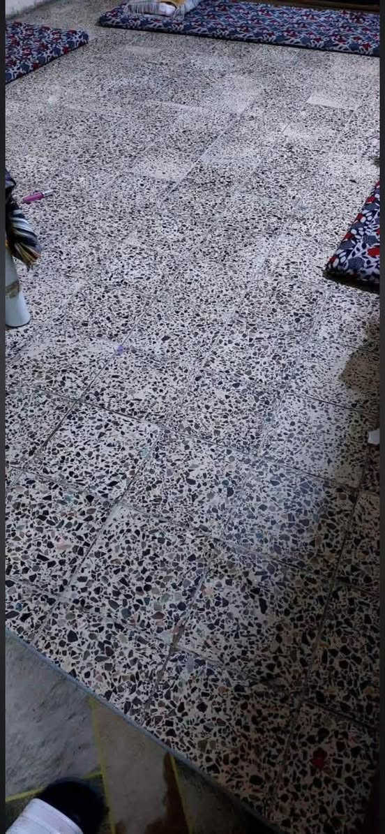 بيت للبيع مساحه ٣٢٤ خلف مصرف بغداد طابو صرف الاستفسار اكثر تصال عله رقم ***********
