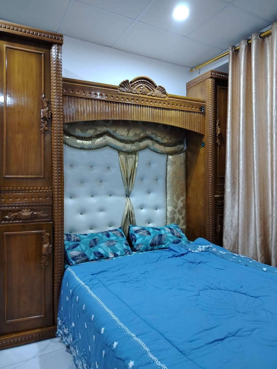 سلام عليكم غرفه نوم خشب عراقي ثقيل جديده حيل السعر مليون 550 العنوان جانب الأيمن ***********
