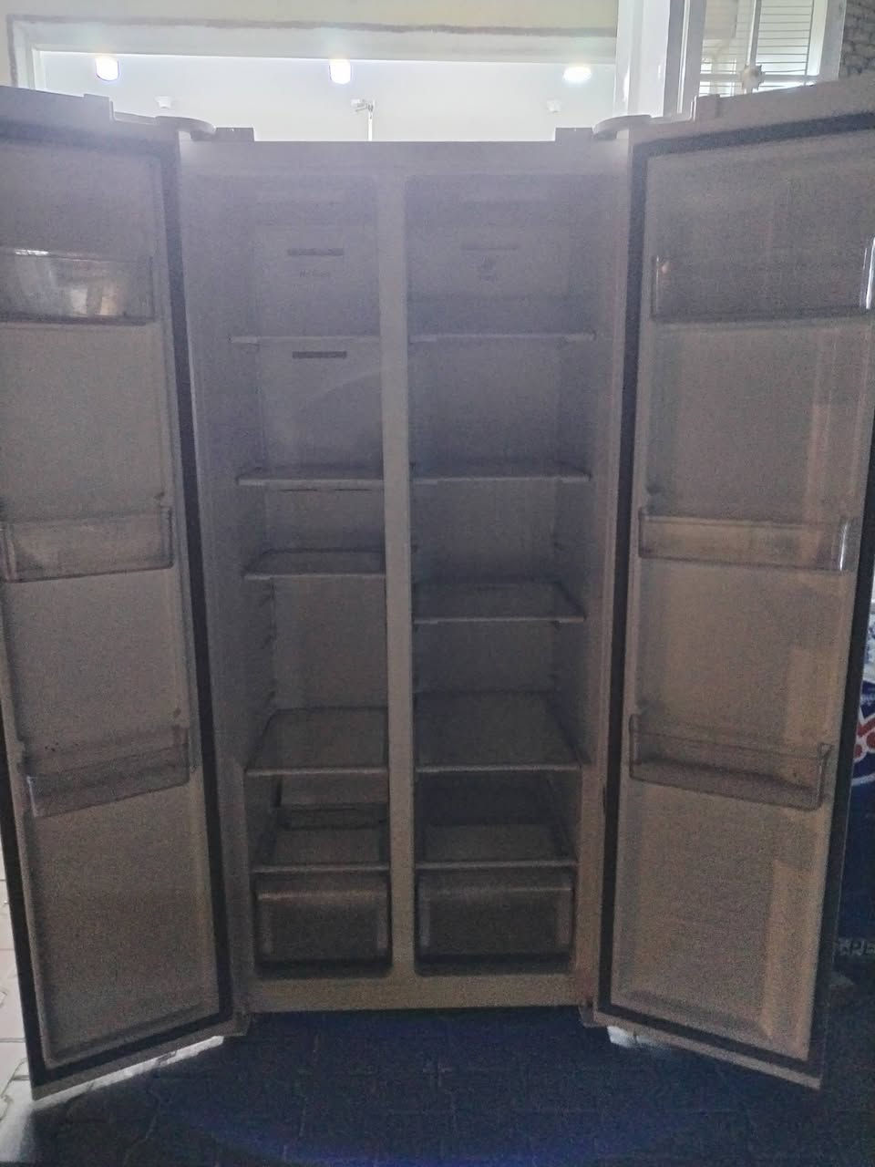 تحيه طيبه ثلاجات للبيع العدد 2 حجم كبير وحده انفيرتر وثانيه عاديه مو انفيرتر
 ثنينهن نص ثلاجه ونص مجمده نضيفات جدآ مع ضمان للستفسار اتصل ع رقم الهاتف *********** ملاحظة غير متواجد ع فيس بوك
