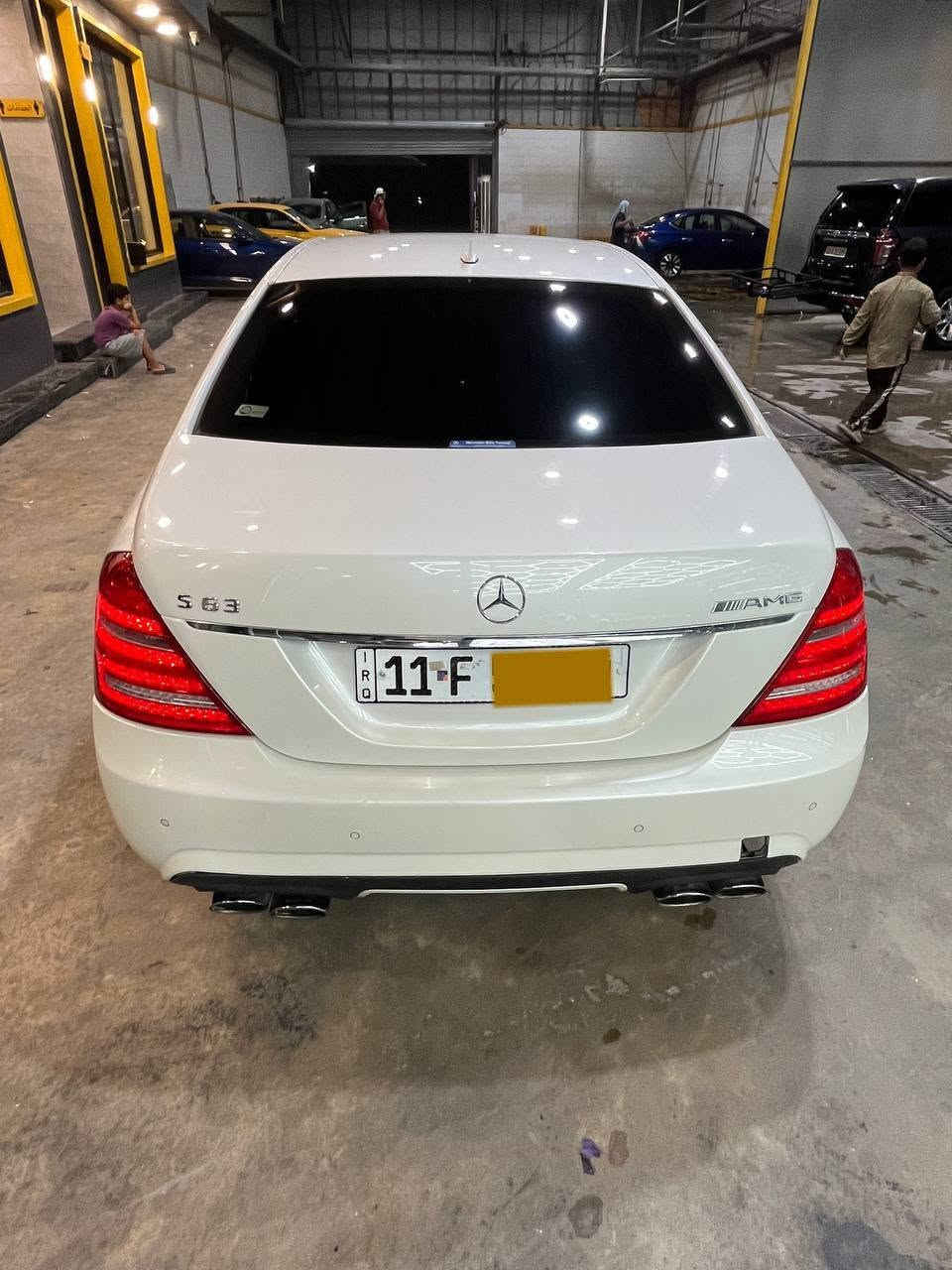 السلام عليكم مارسيدس s63
حجم المكينة 550
موديل 2010 AMG اصل
باب طويل بردات كهرباء 
السيارة نضيفة ماشية ١٣١
وارد ياباني 
ومواصفاتهة معروفة
  مكفولة السيارة عدا
ضربة زغيرة بل صندوك ترجع بارد والباقي مكفول 
للاستفسار *********** وبل خدمة

