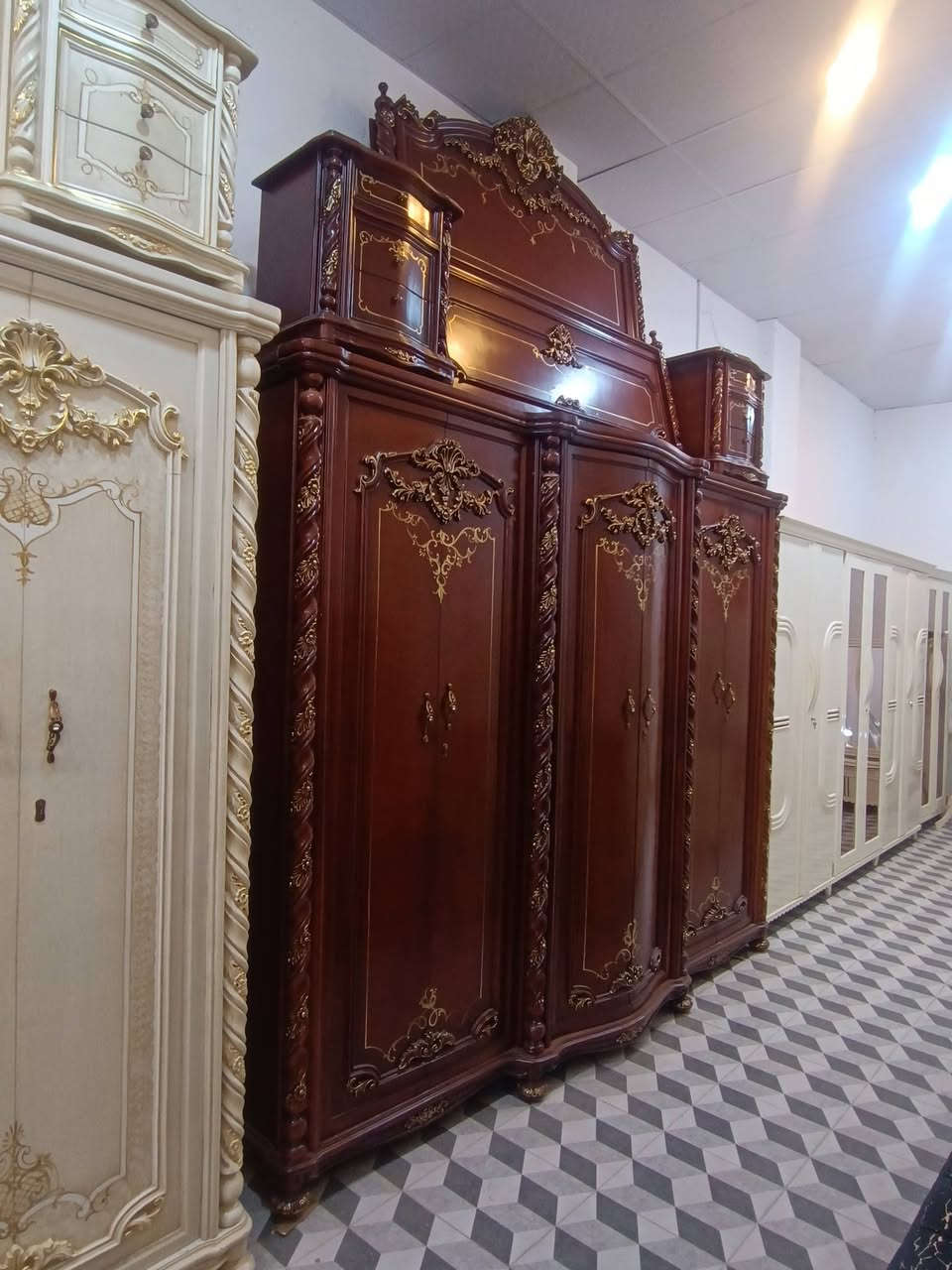 سلام عليكم غرفه مصريه درجة اوله سعر خاص العنوان الناصريه السيف الستفسار  ***********
