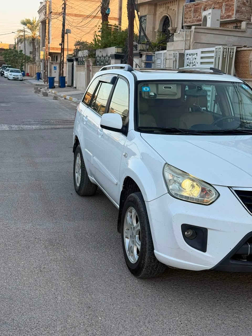 سلام  عليكم للبيع تيكو ٢٠١٤ رقم بغداد انكليزي الجديد سياره مكفوله بدون صبغ او ضربه او تبديل  مابيها اي نقص كير مكينه حداديه  تمام تبريد ثلج  مكينه ٢٠٠٠ كير ميكانيك المرغوب كشنات جلد بلاد تحكم ستيرن فتحه كهرباء شاشه كامره تبريد ثلج تدفئه  داخل نظيف جداً تراي حلو مكان السياره حي الجهاد موبايل *********** السعر ٦٢ بأسمي تحويل ثاني يوم
