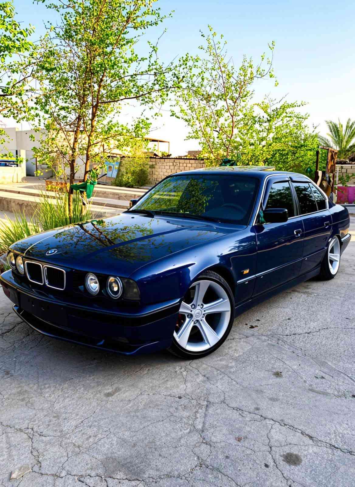 BMW525
موديل 1991
رقم اربيل 
مكينه وكير مكفولات 
كير عادي
تبريد شغال
كت كامل M
صدر امامي خلفي جديد
تخم تاير جديد
صبغ عام جماليه
السعر 55وبيها مجال
العنوان واسط الصويره
الاستفسار ***********

نص مكتوب في الصور:
- Meta AI