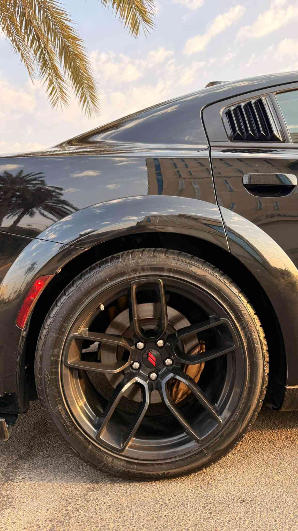 للبيع جارجر سكات باك وايد بدي اصل 392 🚀
موديل 2022 كلين تايتل بدون حادث و إيرباك 🔥
الجاملغ و الويل البلادي و الدعامية نفسه مشدود
مكينة v8 / 6.4L
الممشى / 38 الف ميل حقيقي
السيارة بأسم مالك واحد من الأستيراد لهذا يومنه 
لا نازلة استعراض و لا تفحيط 
فوول مواصفات كلشي بيها بلادي 
كير مكينة ايرباك شاصي لغد تبديل صبغ حدادية اكسل كلهن كفالة
على وضع الشركة 
عدا الاكزوز تفريغ كامل و سستم اكزوز يم علي الوادي
و طلقات صوتها رررعب 
لايتات اورايگل
و لا گلوب  مشتغل بالدشبول السيارة على وضع البلاد 
تجي و تشوف بعينك
المواصفات :
١- فتحة سقف 
٢- كشنات كنتارا و جلد حضن مختم سكات 
٣- تدفئة و تبريد كشنات امامية و خلفية تدفئة
٤- ميموري سيت و ترحيب ستيرن و كشن 
٥- لانج كونترول و وضعيات قيادة 
٦- سستم صوت الباين 
بعد هواي مواصفات معروف الفول مال جارجر 

السيارة جاهزة من مل النواحي 
سعر السيارة / 299 ورقة و بيها مجال للشراي 
مكاني بغداد  / السيدية
*********** محمد عرب
