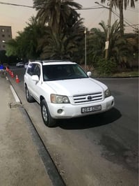 تويوتا هايلندر ٢٠٠٧ كلين مكفوله فقط دعاميات ومأشر بالركن مال بنيد تصلي...