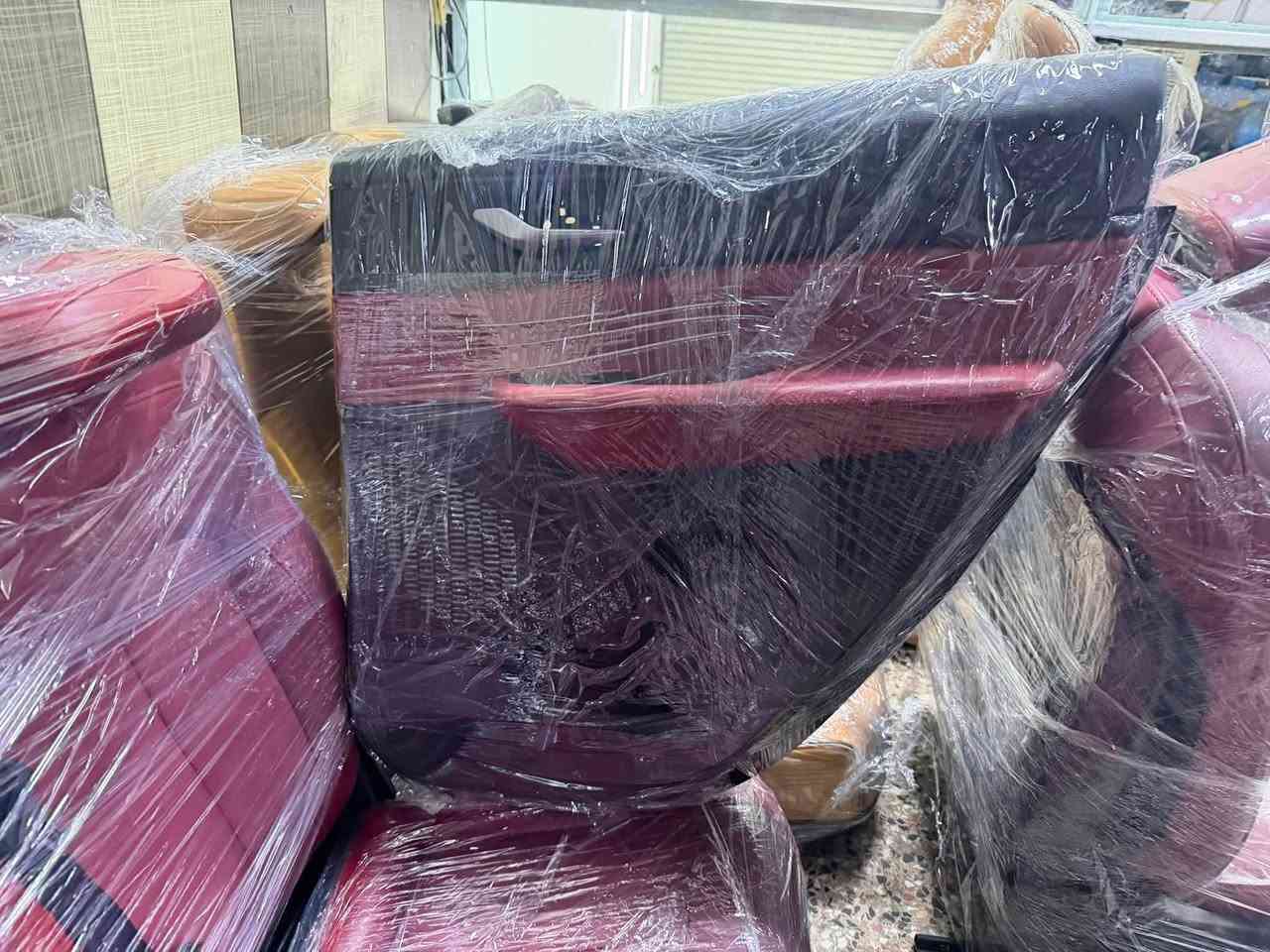 السلام عليكم غرفة مال جيب من موديل 22 الى موديل 25 لون كرزي الغرفة كاملة بسعر كلش مناسب بسعر 300 ماكو هيج سعر نضافة فول ***********
