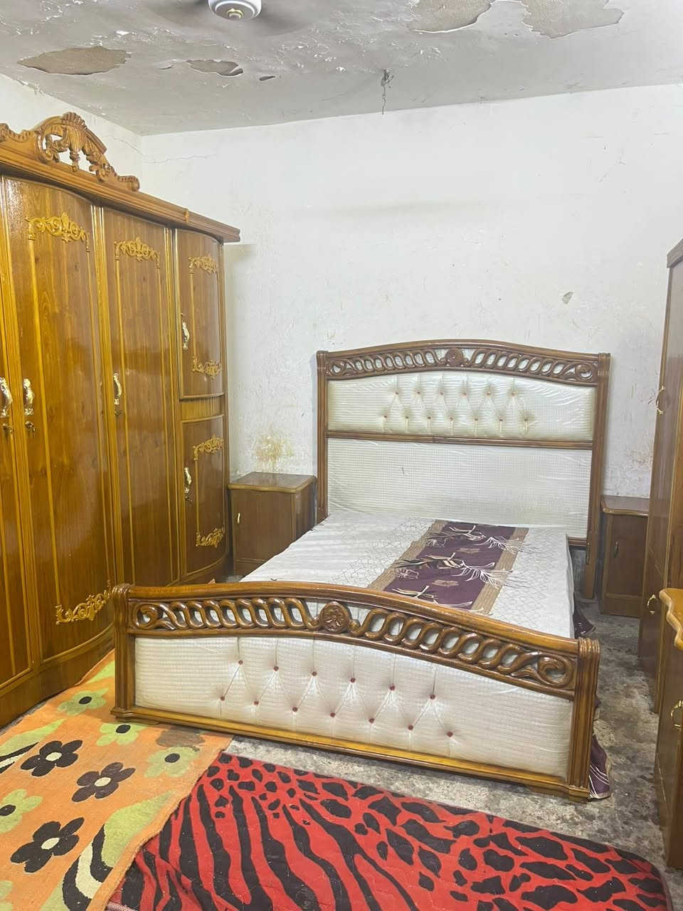 غرفه اخشاب صاج مستعمله للبيع نضيفه 5ابواب ملحق موديل نفخ مقوس حديث زان الزاويه كنتوريه ضهر جرجوبه براغي أخت الجديدة السعر 650بغداد الإتصال *********** متواجد واتساب اكو توصيل بكروه
