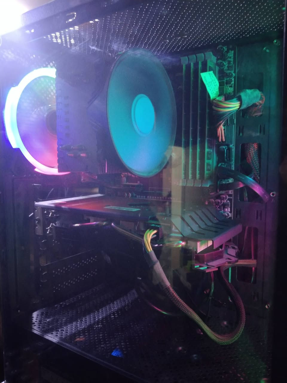 كور i7-4790 • كرت RX580 8GB • رام 32جيجا