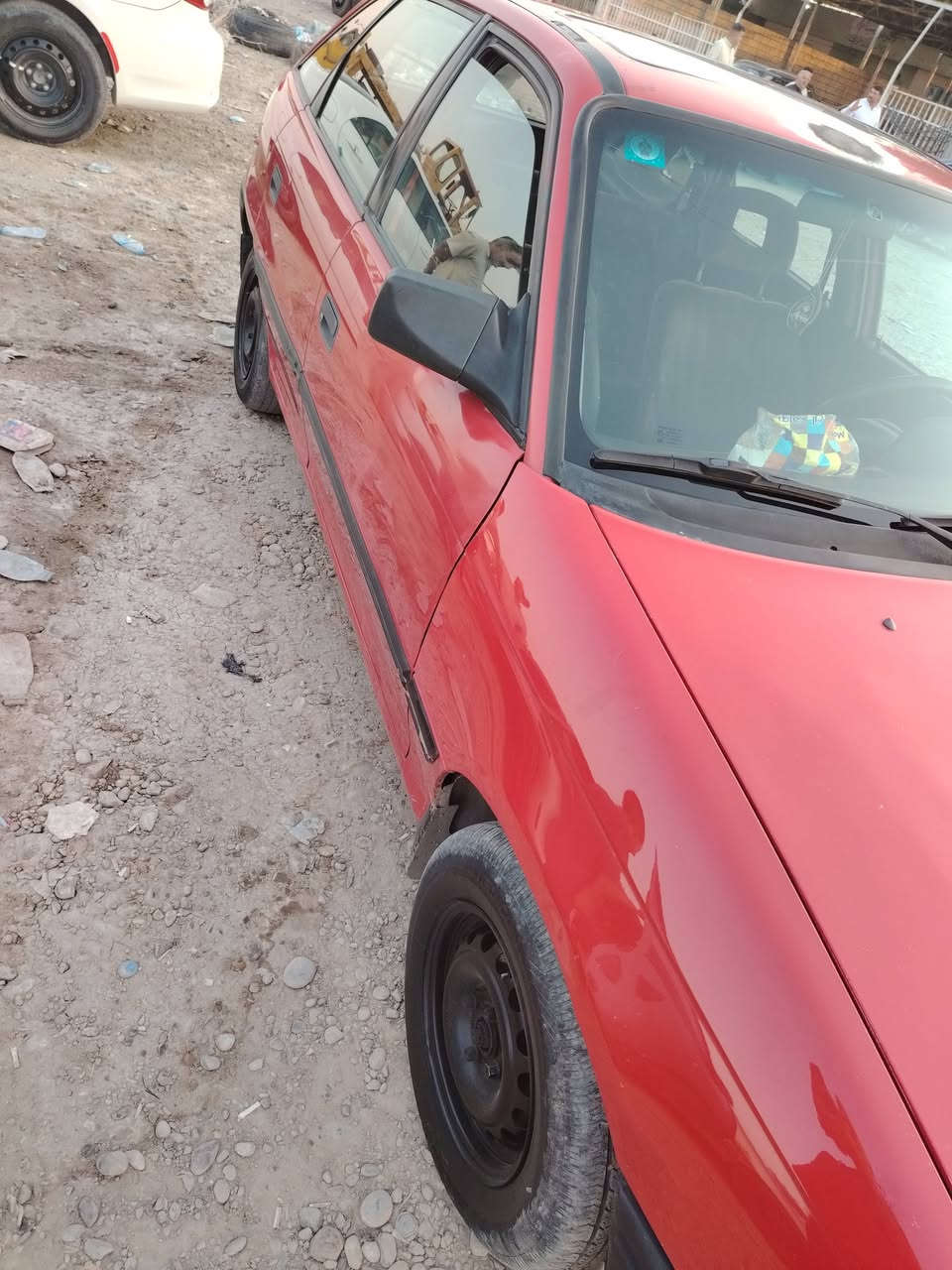 السلام عليكم
اوبل استرا موديل 93رقم بغداد باسمي  محرك 1600 بيها تلحيضات بسيطه
بلاديه سعر 40  مجال بسيط
***********
