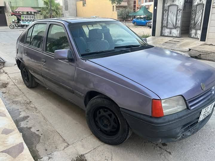 سياره اكادير للبيع حجم 18 غير محرك سياره من النظافه البشر قدام العين سياره 22 بها مجال تم عاده المنشور من يرى وعود الكاذبه ***********

