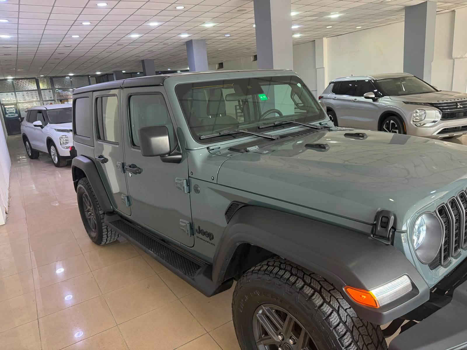 جيب رانكلر
جيب رانكلر 2024 حادثها بسيط 

1C4PJXDG3RW244585
رقم الشاصي تكدر تشوف الحادث 

بغداد بلديات 
***********
