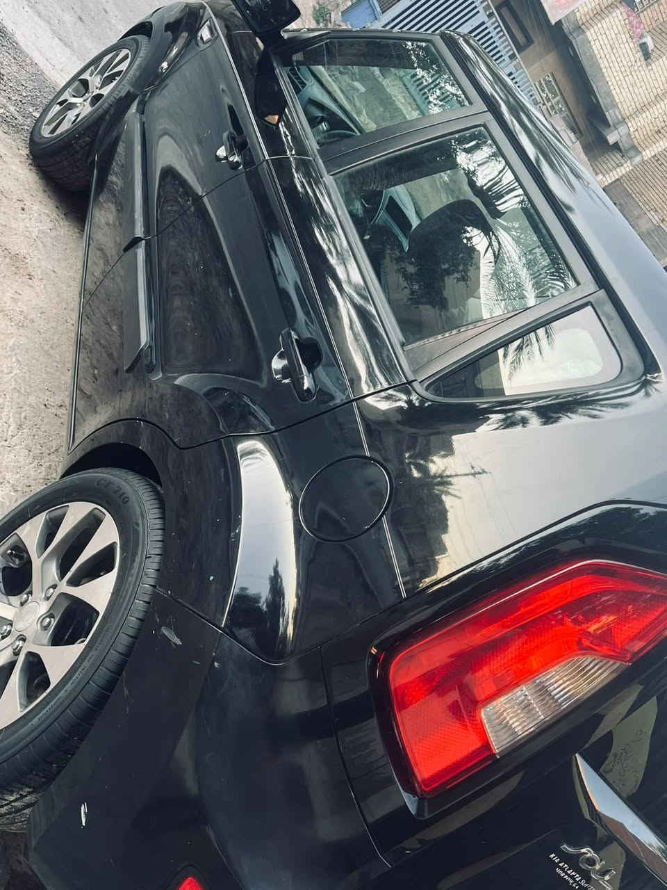 كيا صول ٢٠١٢ محرك ١٦٠٠ سونارها موجود السعر ٨٥ كير محرك كفالة تخم تاير جديد حادثها ربع جاملغ امامي واني قبل شهر صبغت بنيد وعندي فديو قبل وبعد الصبغ رقم بغداد باسمي
*********** بغداد, العراق
