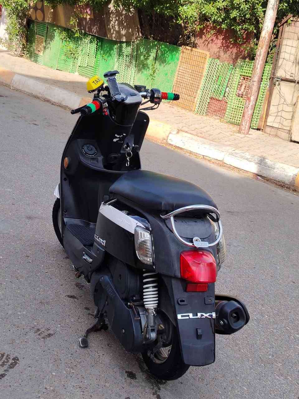 بوليس مصطرة • اوراق • كهربائيات