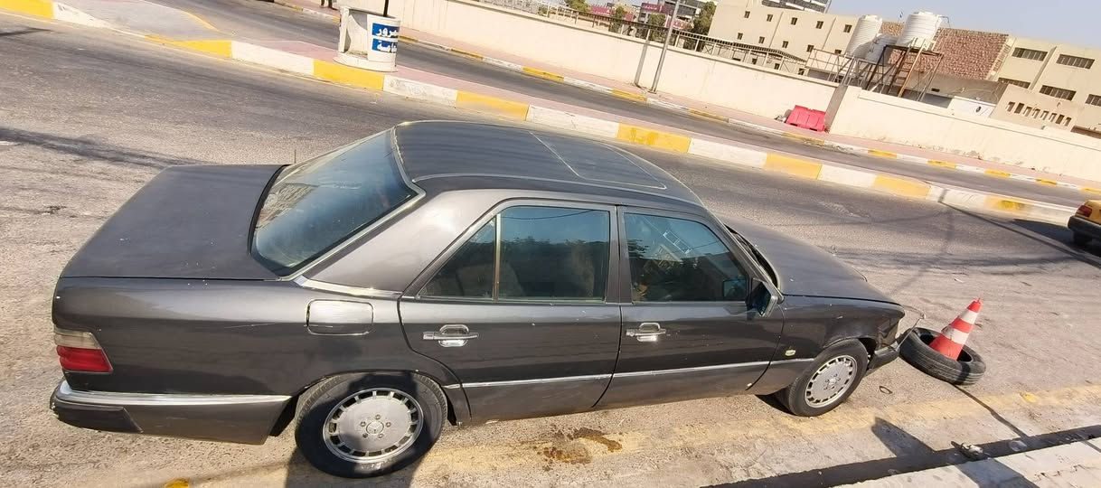 يالله
للبيع مارسدس دب مديل 91 محور مكينة وكير VVT
حدادية جديدة سيارة معايزة شي خير من الله السعر 35  العنوان كربلاء***********
