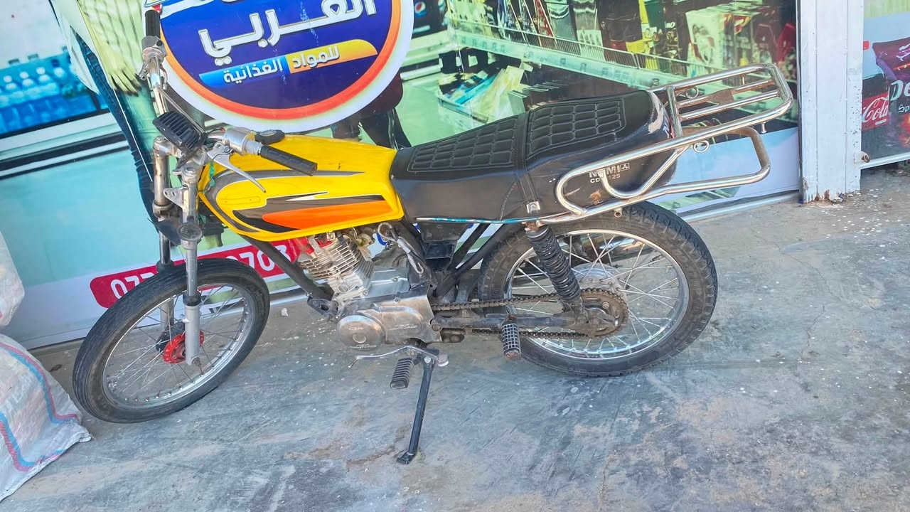 دراجه للبيع كدامك تفحص وتاخذ بيع مال مستعجل رايده 100 الف مكلف بنشر صاحبه عده ضرف
‭***********‬
