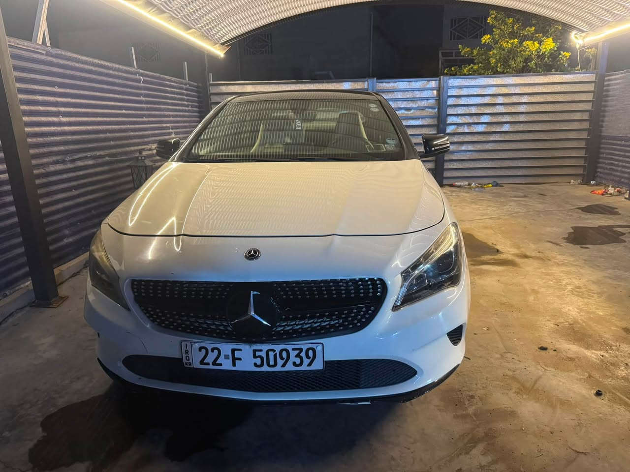 السلام عليكم شبابنا الطيبين مرسيدس شبابيه CLA250 فورماتك موديل 2018  ماشيه 110الف كم رقم اربيل هزه وفحص صالح لغاية شهر الثامن سنويه جديده باسمي تحويل مباشر  مواصفات فوول ميحتاج اكتبلك جريده  فوول السياره محرك 2000T  وارد داخله كليين للعراق هنا صار بيهه صبغ باب وجاملغ خلفي ايمن اثر شخط بدون  دواخل  السياره جاهزه   كير محرك تبريد  بيع او مراوس حسب القناعه والسعر المطلوب 140$ ومكانه بغداد حي العدل  واي استفسار ثاني ***********
