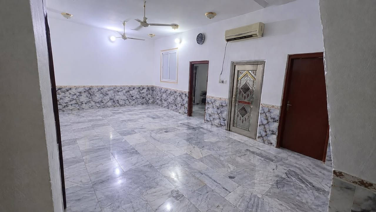 سلام عليكم بيت للبيع طابو للمعلومات إتصال على الرقم *********** بحي الشعب ٢٠٠ م
