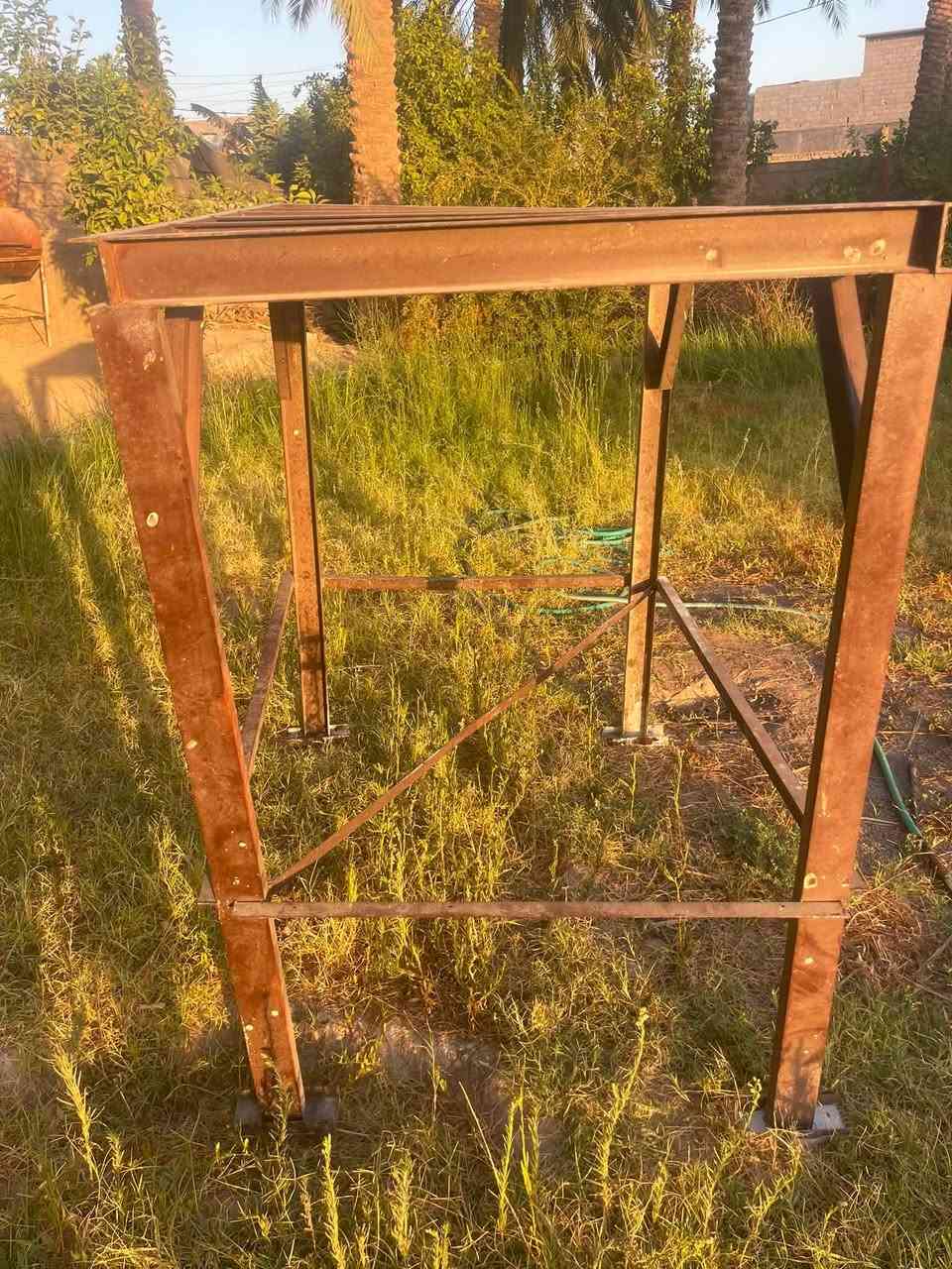 للبيع ميز جنل مترين ***********
