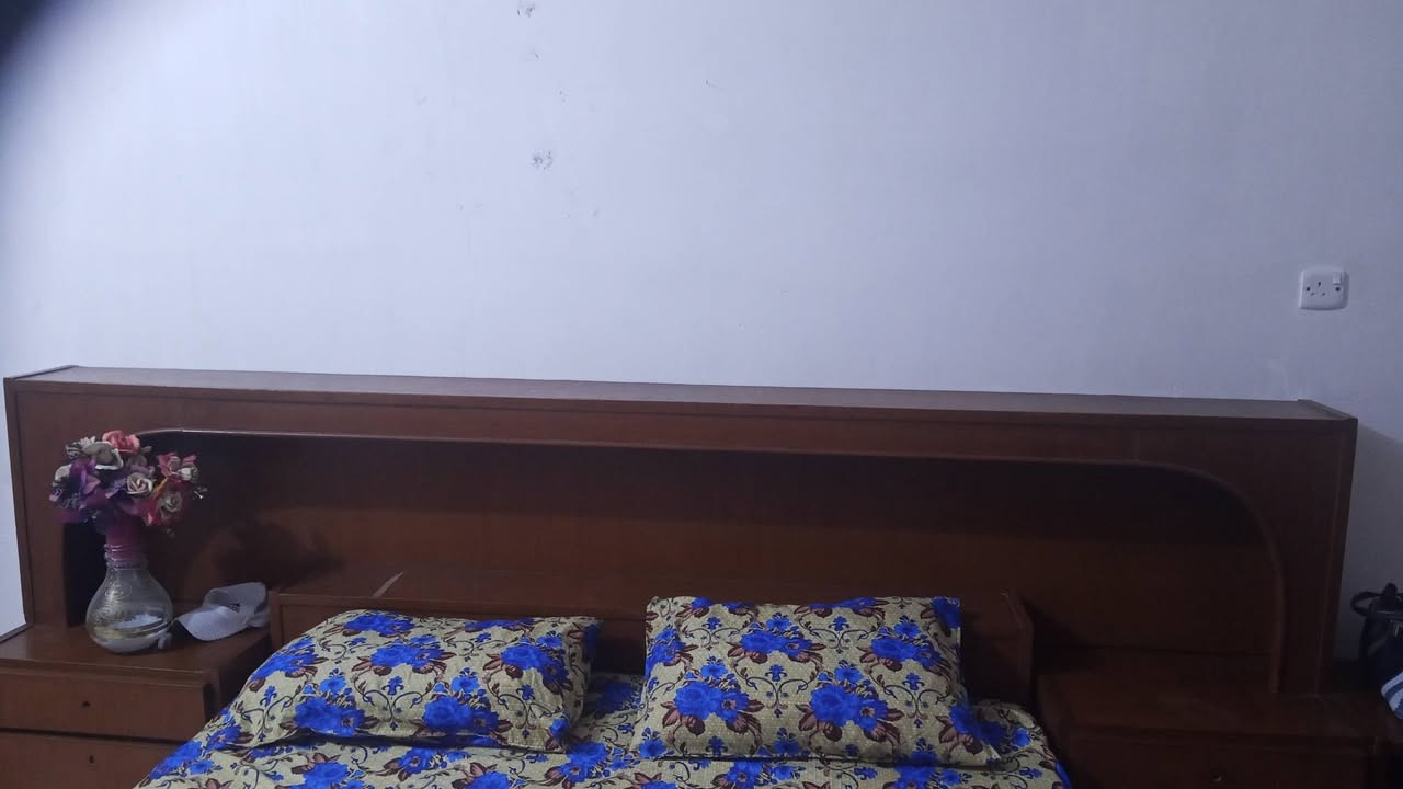السلام عليكم
غرفة كاملة للبيع حطاطه درجة اولى كنتور مع ملحق طبعا + ميز تواليت + زاوية + الصومبة كامله ايضا مع ملحقاتها يعني الجوانب مالتها .  نظيفه كلش للامانه 

كما موضح في الصور ال سعر  500 الف وبيه مجال بسيط.
***********
***********
