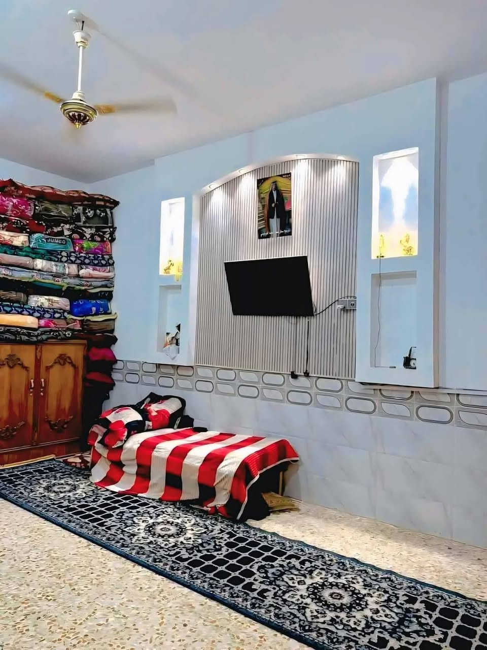 يالله يعلن مكتب النور للعقار عمود262) دار للبيع 600م بناء300متر حديقه 300 متر
لستفسار ***********::
طابو سند25 قرار محكمه 🏢📝

موقع /نجف 🏡الأشرف شارع المطار 
#مقابل قرية الغدير 

البناء درجة اولى كامل مفتاح 🔑🏡 

غرف عدد7 /صاله2/مطبخ / ستقبال/طول 20متر وعرض5متر   /صحيات/داخل البيت وخارج لبيت 

بناء فول/ اساس + سقف كونكريت + طابوك

ألخدمات 🏡 ماء/كهرباء/مدارس/سوق/ النجف, العراق
