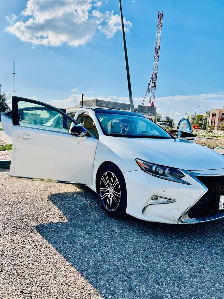 لگزز ES 350موديل 2016 گير محرك شرط سنويه جديده بدون حادث السياره تكسي دبي 
للبيع والمراوس 
السعر 160 وبي مجال 

***********
