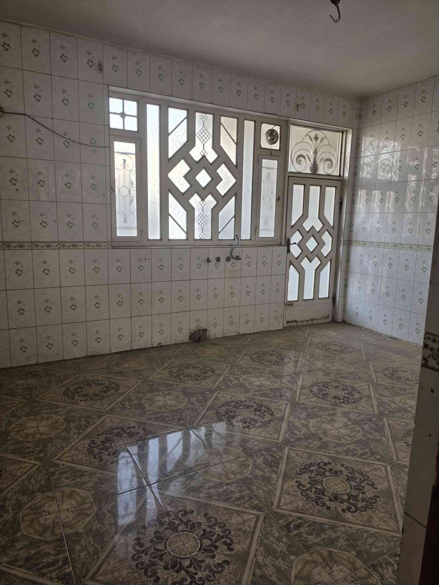 الفلحيه الجديده • ٢٠٠م • ٥ غرف