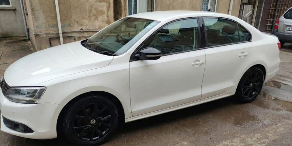 السلام عليكم 🚘
🔥 للبيع — جيتا 2014 خليجي 🔥

▪️ جيتا 2014 خليجي
▪️ محرك 2000 تنفس طبيعي المرغوب 🔥
▪️ گير 6 سرعات المرغوب
▪️ 3 وضعيات قيادة: أوتو / سبورت / عادي 🔥

✅ السيارة بدون حادث
✅ فقط مكانات بارد وتكحيل
✅ منظومة غاز مركبة مع كارت من ورشة التاجي
✅ التبريد شغال ممتاز ❄️ تبريد قطعتين
✅ 4 جام أوتو
✅ شاشة أمامية
✅ كامرة وحساسات
✅ سونار موجود
✅ رقم أربيل
✅ السنوية جديدة لغاية 2031
✅ محرك وگير بحالة ممتازة
✅ سيارة مرتبة ونظيفة وجاهزة للفحص

📍 السيارة موجودة حالياً في بغداد 
📏 الماشية: 214 ألف وقابل للزيادة

💰 السعر: ١٠٥ ومجال قليل جداً

📞 للاستفسار: ***********

“الله يبارك لصاحب النصيب

