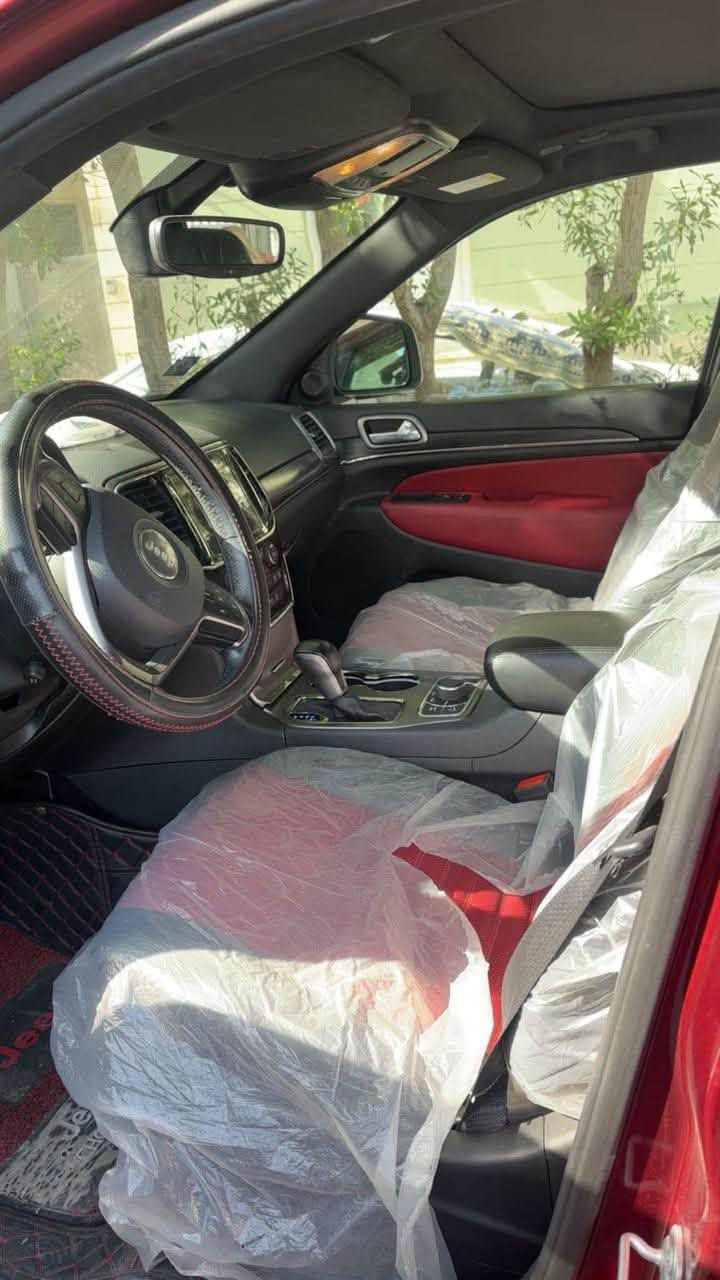 من رخصة الآدمنية
جيب خليجي 2019 فئة S
لون ماروني رقم بغداد
مكفولة كفالة عامة
المحرك : V6.  3.6L .
المواصفات :
* سقف بانوراما
* نقطة عمياء .
* دخول ذكي
* دفع رباعي 4x4 . 
* ذاكرة لحفظ وضعيات الجلوس . 
* تدفئة ستيرن .
* كشنات كهرباء + تدفئة
* شاشه 8.4 انج + كاميرا
* نظام الملاحة (GPS) . 
* نظام خاص للطرق الوعرة . 
* مصابيح امامية زنون . 
* كشافات الضباب زنون . 
* تشغيل عن بعد .
* صندوق كهربائي .
*  حساسات أمامية خلفية
* رادارات جانبية خلفية
* مرايا بخاصية التعتيم الذاتي 
* محدد سرعة 
* نظام اوتو بريك
وبعد باقي مواصفات الS المعروفه 
سونارها مرفق بالصور 
السعر 28000$ وبيها مجال حگ الجية 
مكانها بغداد / الحرية - حي الأكراد 
للأستفسار

***********
